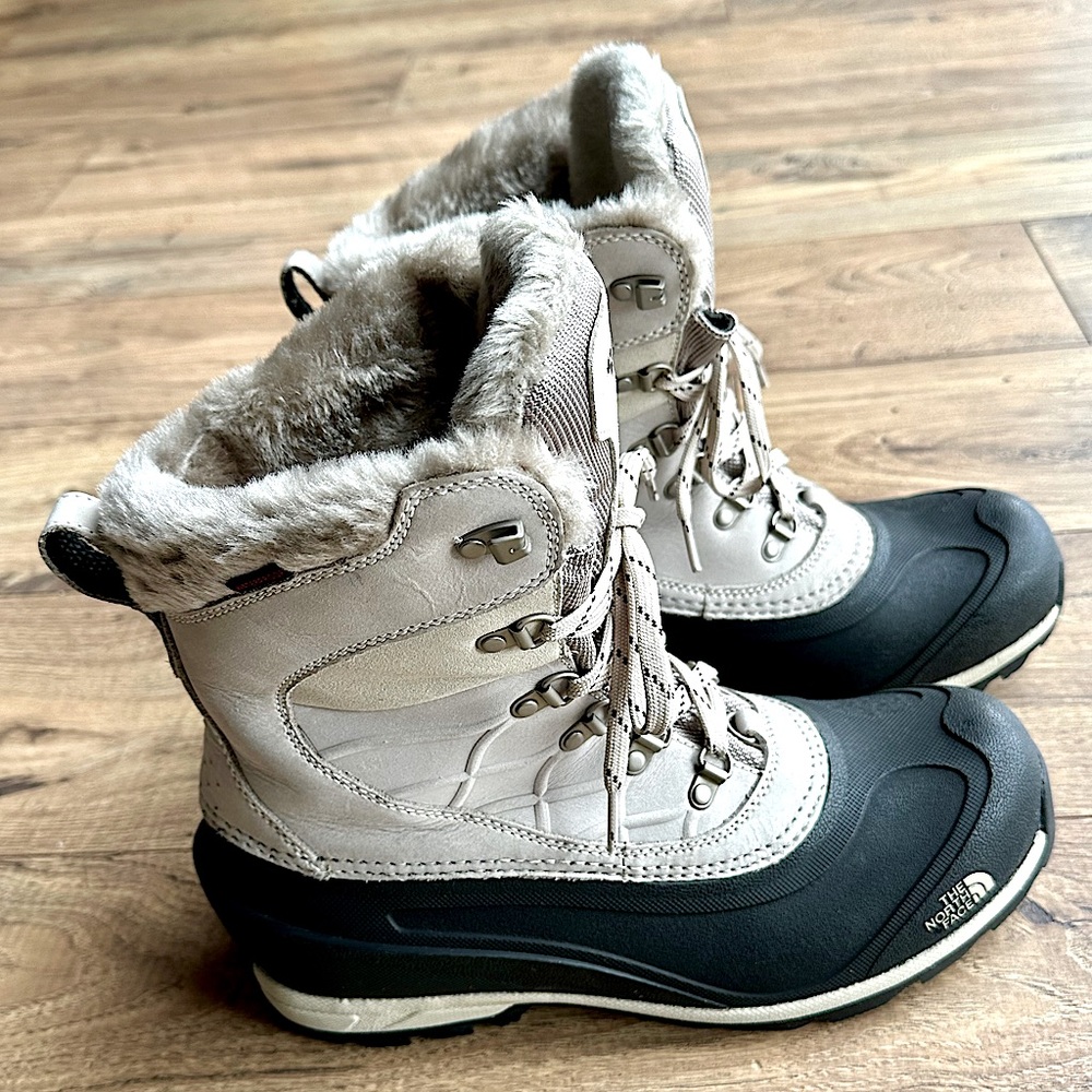 Womens The North Face Chilkat snow hiking boots size 10.5 excellent condition